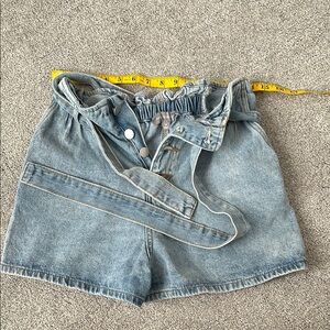 Denim Blue Women's Shorts Hudson Bay Size Medium button fly
